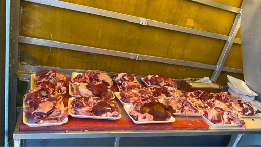  İkitelli adak kurban kesimi sonrası paketlenmiş etlerin teslimata hazırlanması